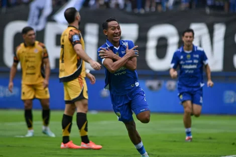 Atmosfer pertandingan Persija vs Persib selalu penuh emosi; beberapa pemain kunci dipastikan absen pada pertemuan kali ini.