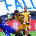 Pertarungan fisik yang selalu mewarnai laga Persija Jakarta vs Persib Bandung kini harus berlanjut di Stadion Utama Kaltim, Samarinda.