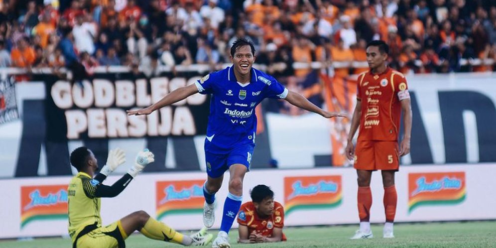 Persaingan di papan atas Klasemen Super League semakin memanas setelah Persib Bandung terus menunjukkan performa impresif untuk mengejar posisi puncak.